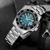 Blau leuchtende Taucheruhr Herren

Uhr für Abenteuer, Schwimmen, Tauchen

Uhr mit gut ablesbarem Zifferblatt

Quarz Taucheruhr mit massiver Krone

Taucheruhr mit BGW9 Leuchtkraft und Datumsanzeige