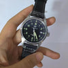 <Blind Box> Uhr H2 Schwarzes Zifferblatt Gürtellogo auf dem Display